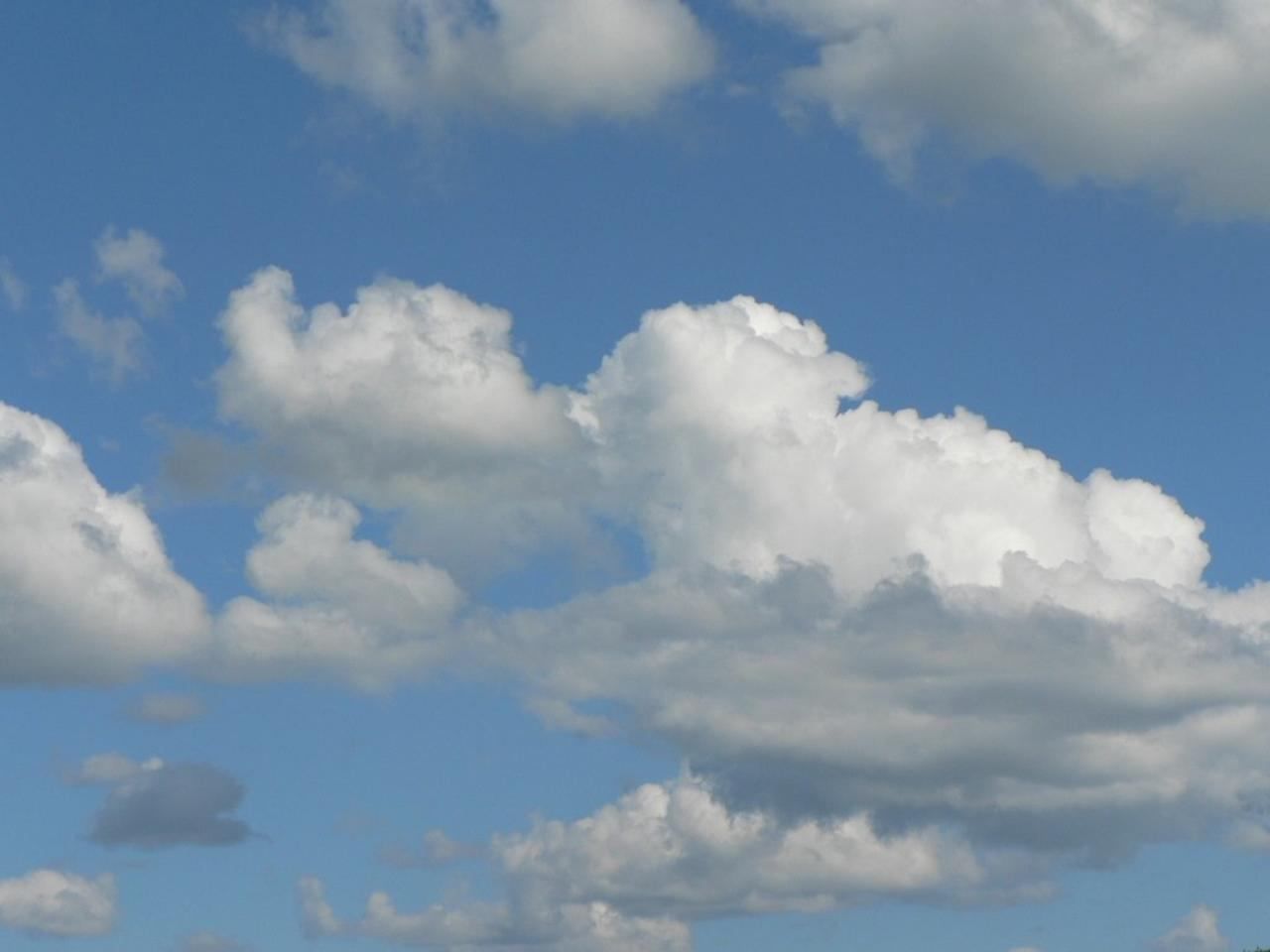 Clear daylight sky